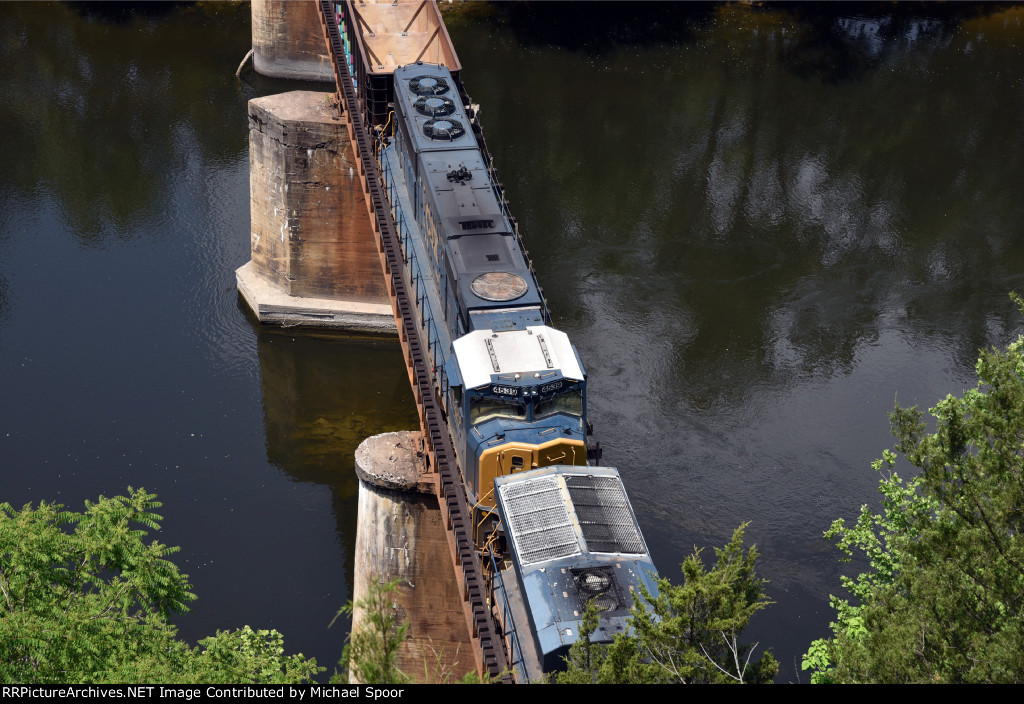 Roof Detail shot of Rebuilt CSX SD70MAC #4539 at Button's Bluff